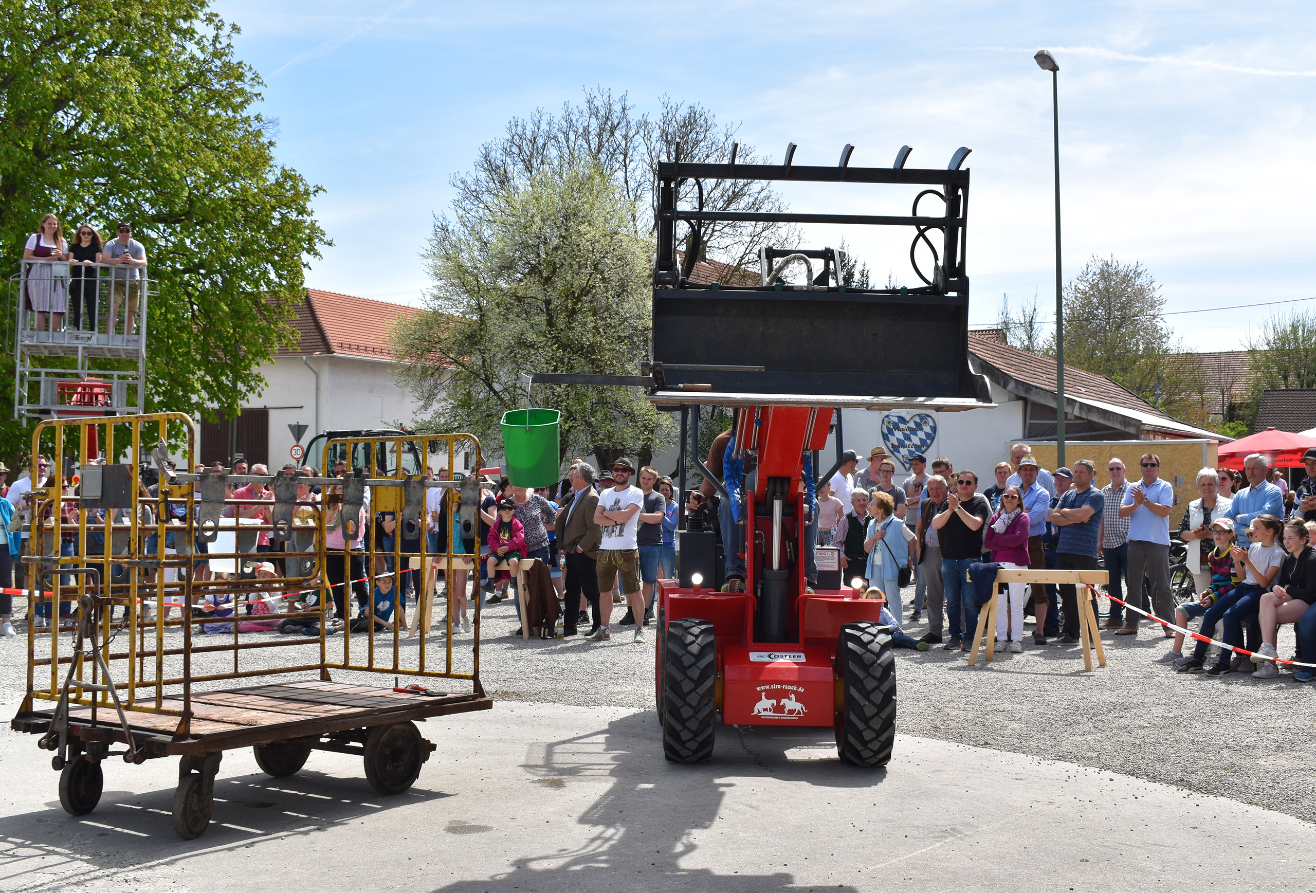 Hoftrac-Treffen im Rahmen des Maibaumstüberls